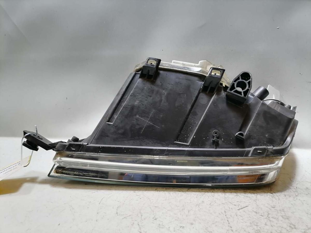 Skoda Fabia 1 original Scheinwerfer vorn rechts Halogen mit Chrom Hintergrund Bj.2001
